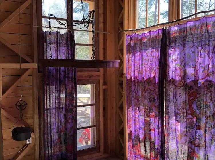 Hotelli Chimo Refuges Treehouse Resort