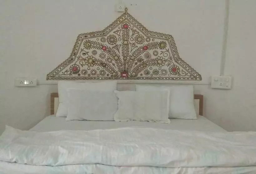 ホテル Hiriz Gorewali Resort