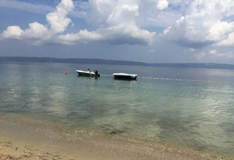 هتل Mola Camping