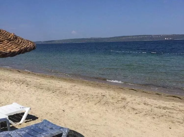 هتل Mola Camping