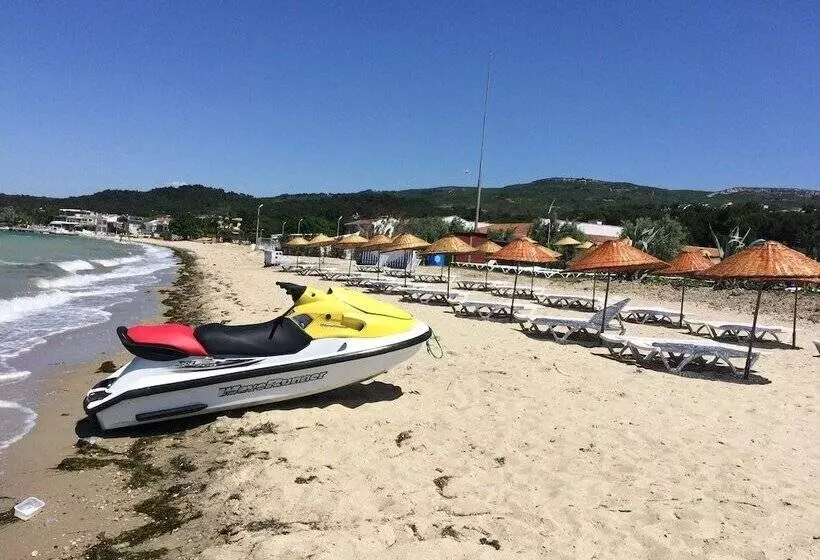 هتل Mola Camping