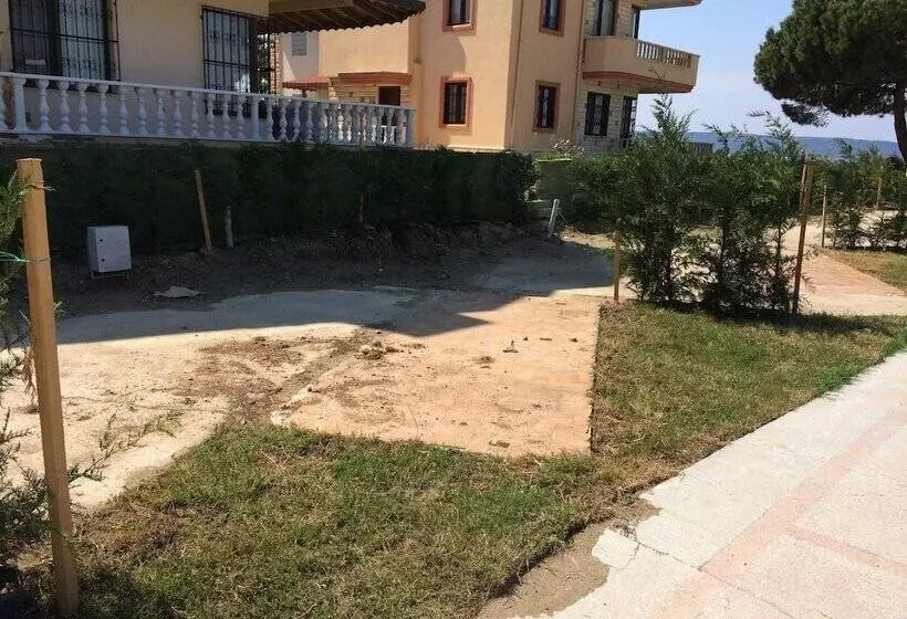 هتل Mola Camping