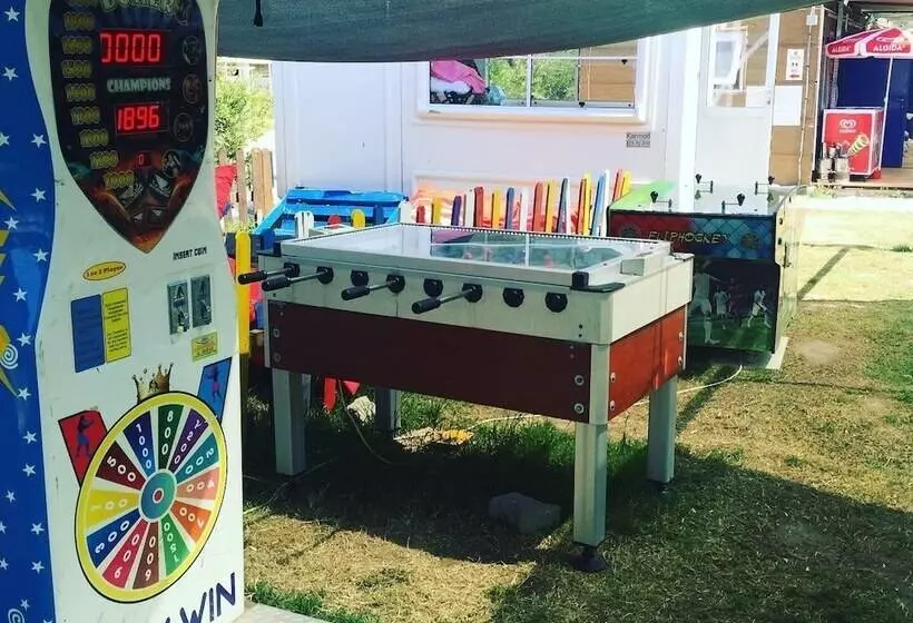 هتل Mola Camping