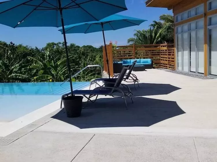 هتل Richardson Serenity Villa