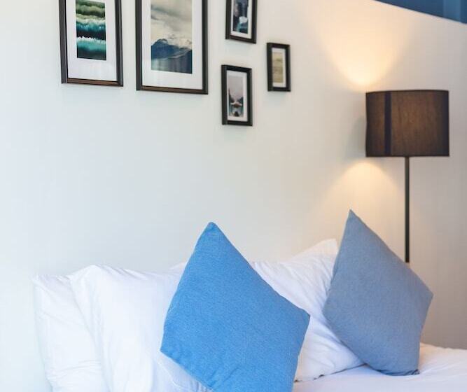 Hotel The Seaton House Phuket