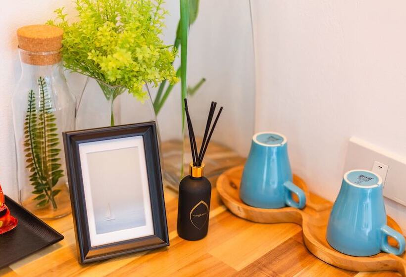 Hotel The Seaton House Phuket