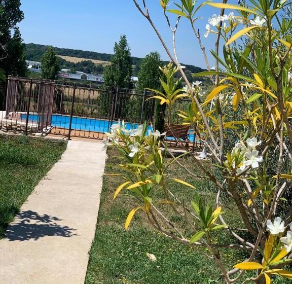 Пансион Le Domaine Des Archies