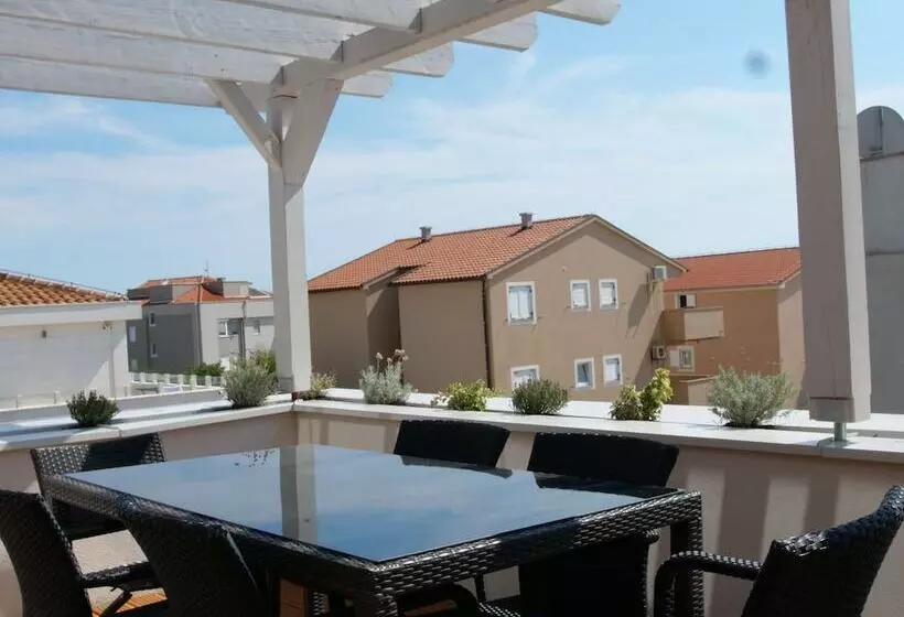 Villa Tina