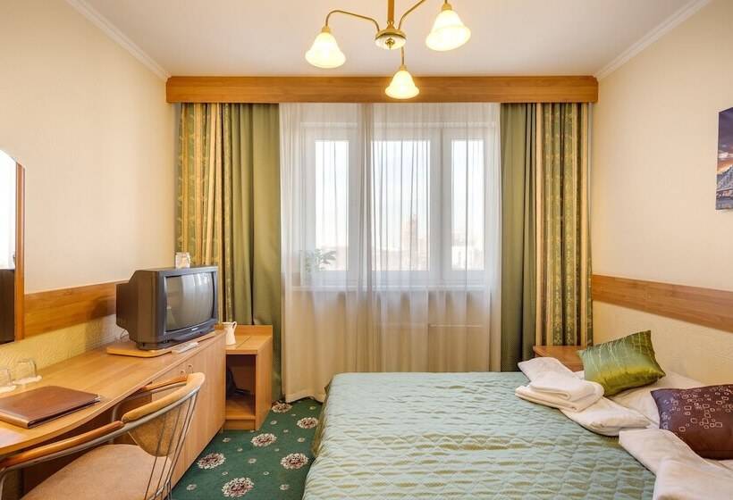 #513 Orekhovo Apartments With Shared Bathroom