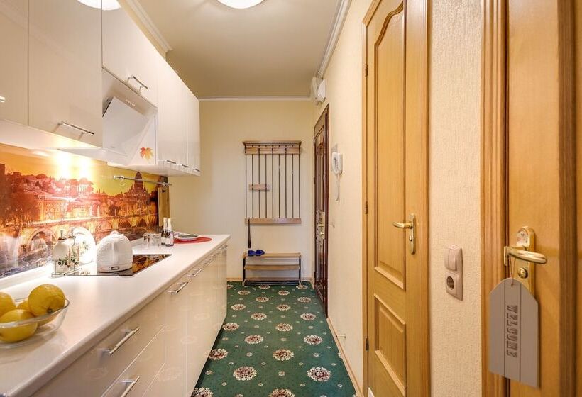 #513 Orekhovo Apartments With Shared Bathroom