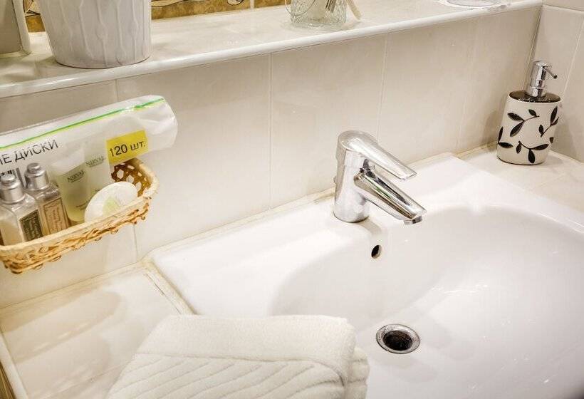 #513 Orekhovo Apartments With Shared Bathroom