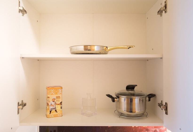 #513 Orekhovo Apartments With Shared Bathroom