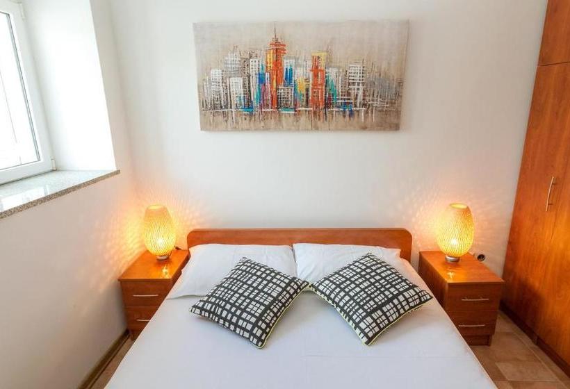 Apartments In City Center Ani