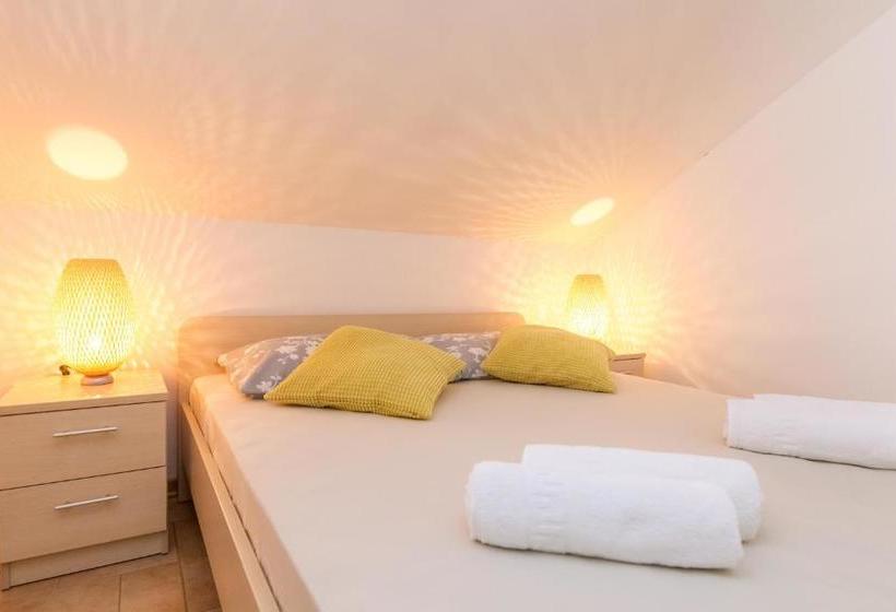 Apartments In City Center Ani