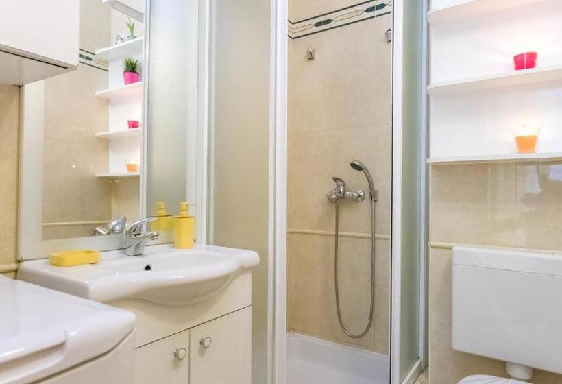 Apartments In City Center Ani