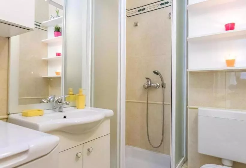 Apartments In City Center Ani