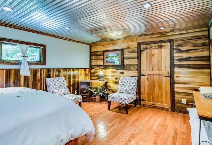 Butterfly Hollow B&b