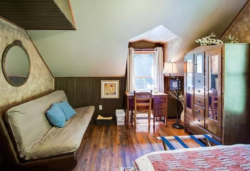 Butterfly Hollow B&b