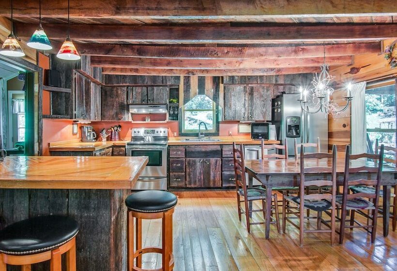 Butterfly Hollow B&b