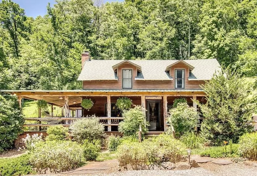 Butterfly Hollow B&b