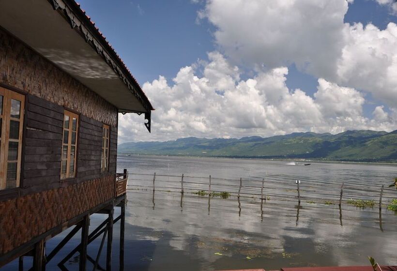 هتل Ann Heritage Lodge