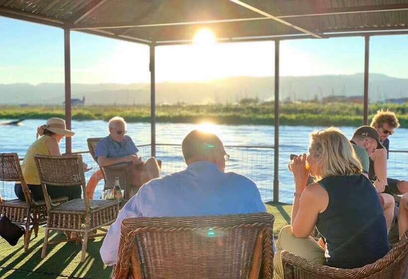 هتل Ann Heritage Lodge