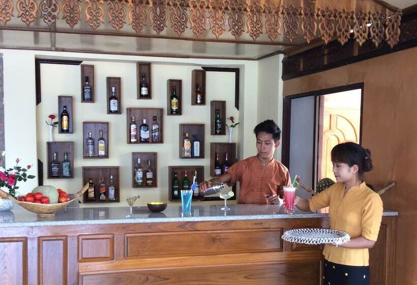 هتل Ann Heritage Lodge