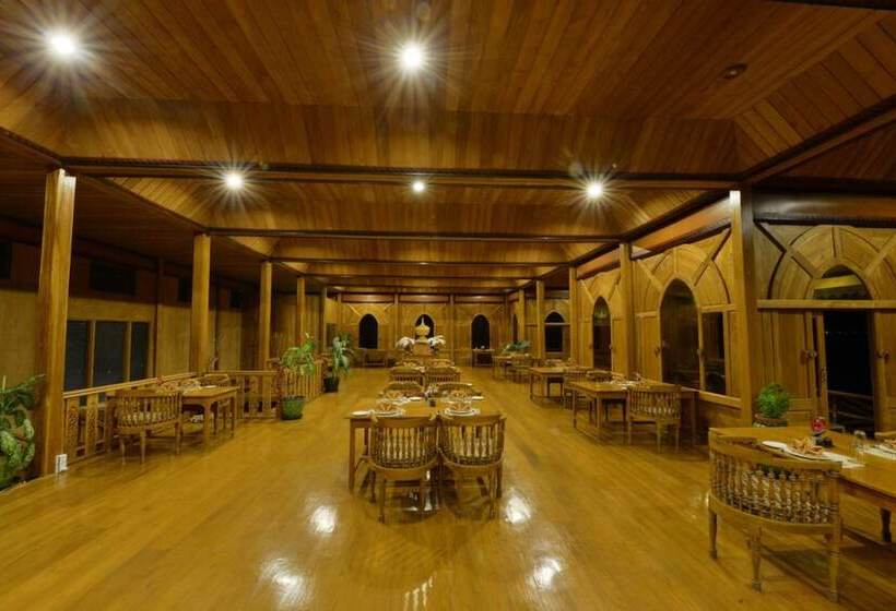 هتل Ann Heritage Lodge