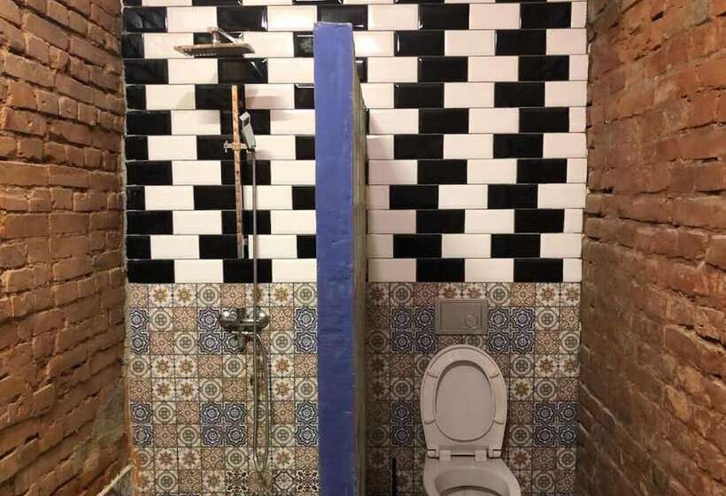 Thes Bed&breakfast   Hostel