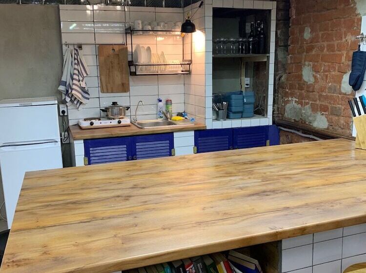 Thes Bed&breakfast   Hostel