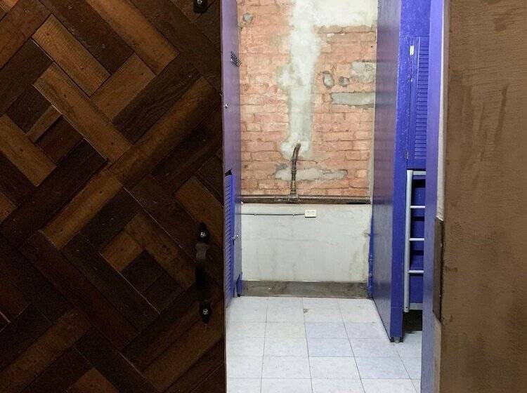 Thes Bed&breakfast   Hostel