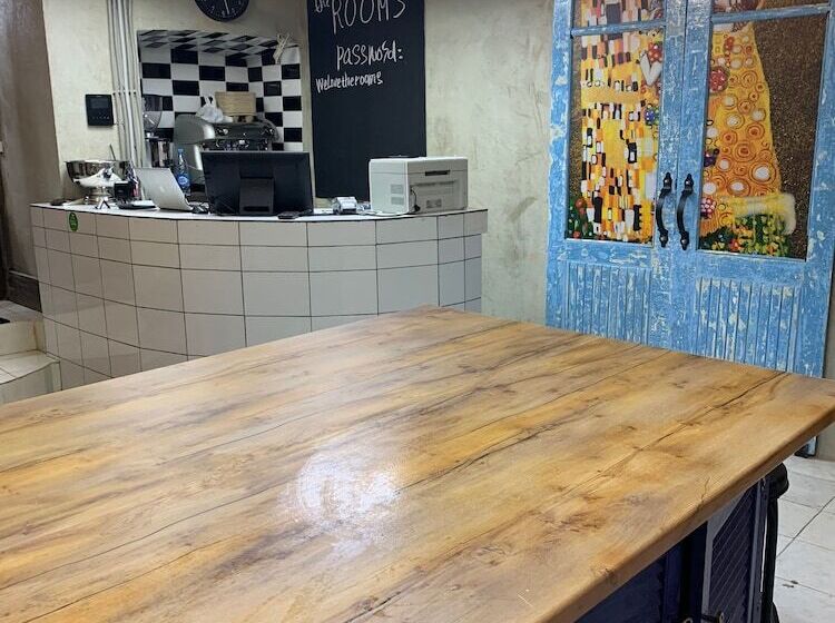 Thes Bed&breakfast   Hostel