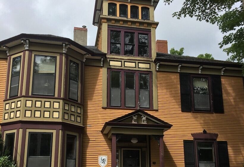 צימר Carlisle House Inn