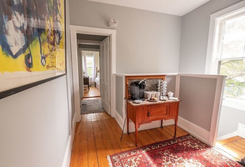 צימר Carlisle House Inn