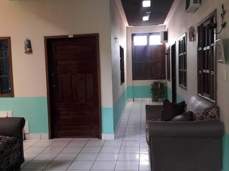 هتل Don Moises Hostel