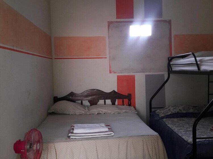 هتل Don Moises Hostel