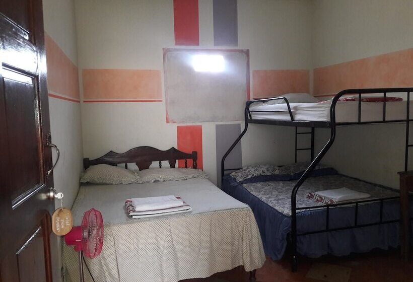 هتل Don Moises Hostel