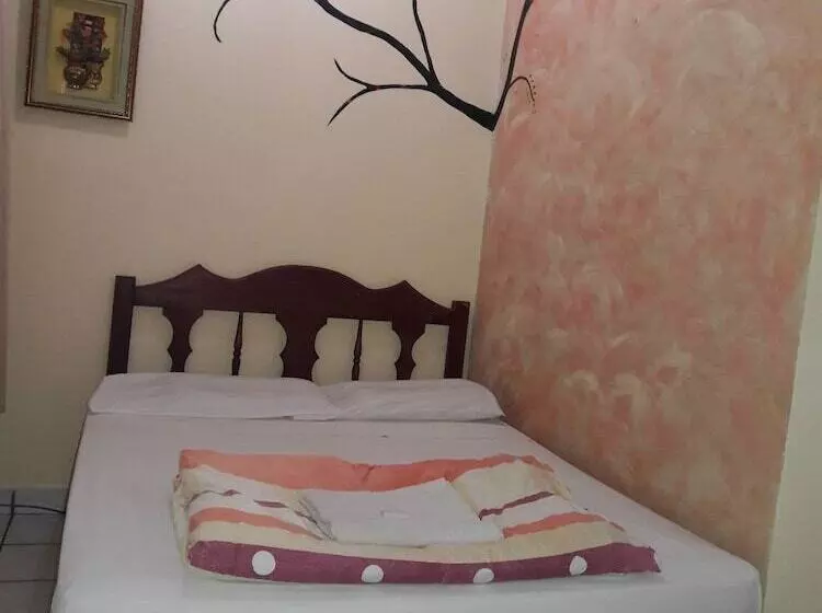 هتل Don Moises Hostel