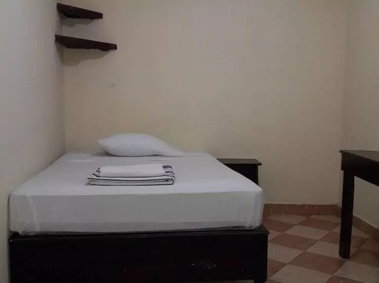 هتل Don Moises Hostel