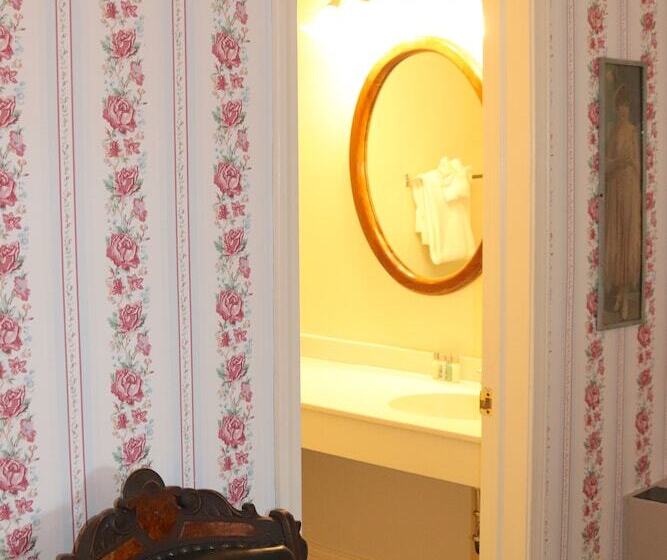 Отель Inn On Mackinac