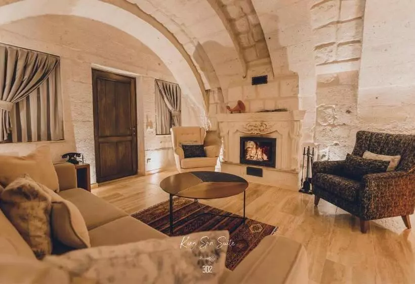 Hotelli Nino Cave Suites