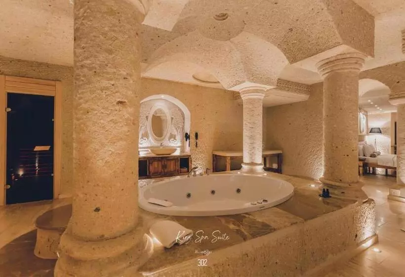 Hotelli Nino Cave Suites