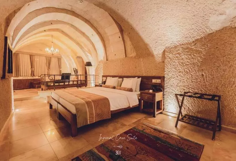 Hotelli Nino Cave Suites