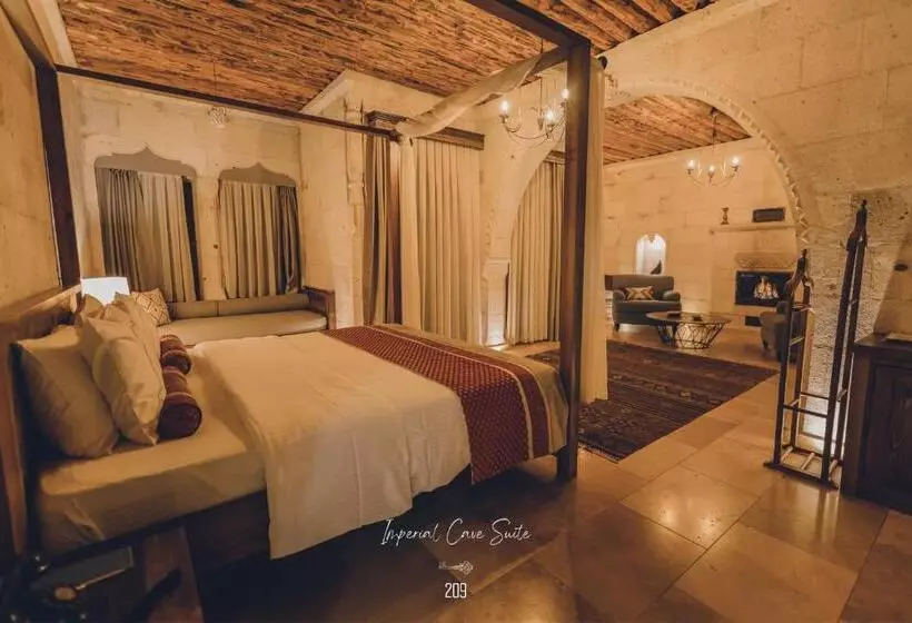 Hotelli Nino Cave Suites