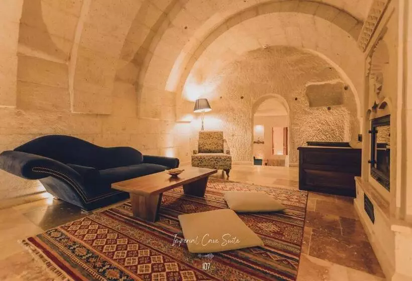 Hotelli Nino Cave Suites