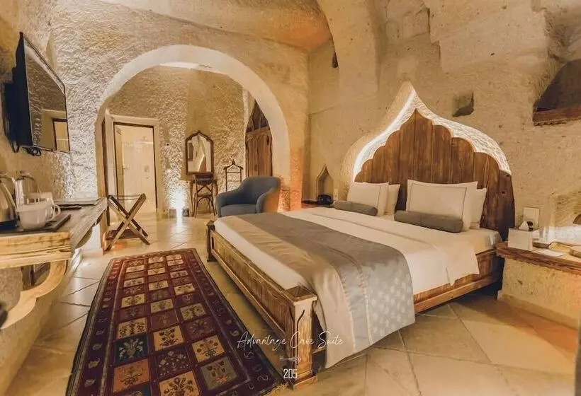 Hotelli Nino Cave Suites