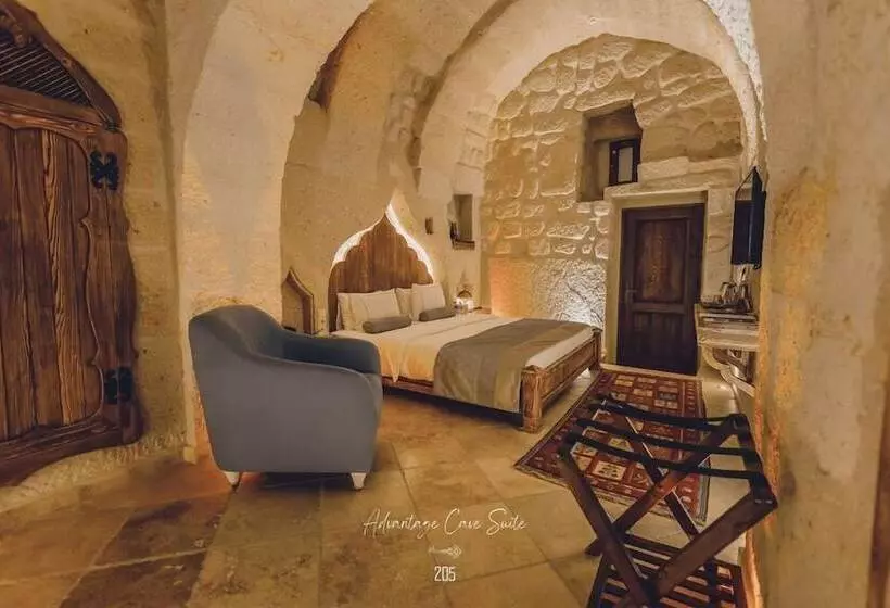 Hotelli Nino Cave Suites