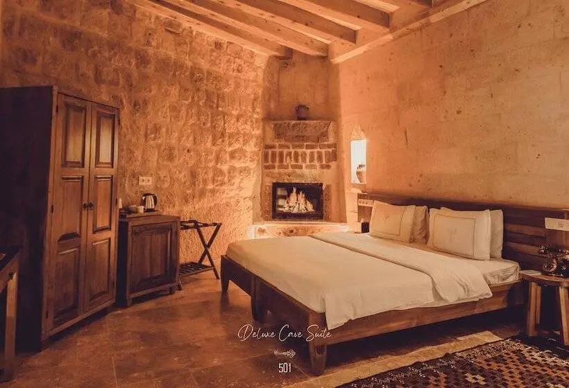 Hotelli Nino Cave Suites