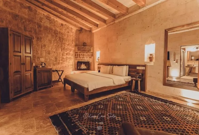 Hotelli Nino Cave Suites