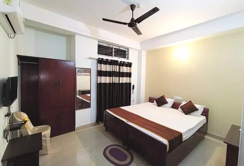 پانسیون Kalpataru Guest House